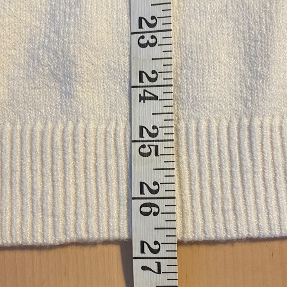 Winter white relaxed-fit pullover sweater - Picture 7 of 8